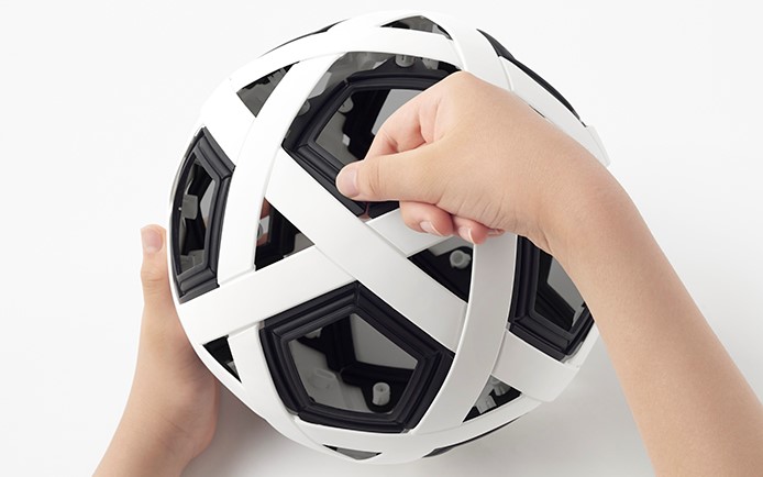 Sdgsをサポートする Moltenとnendo共同開発の組み立て式サッカーボール My Football Kit 知財図鑑