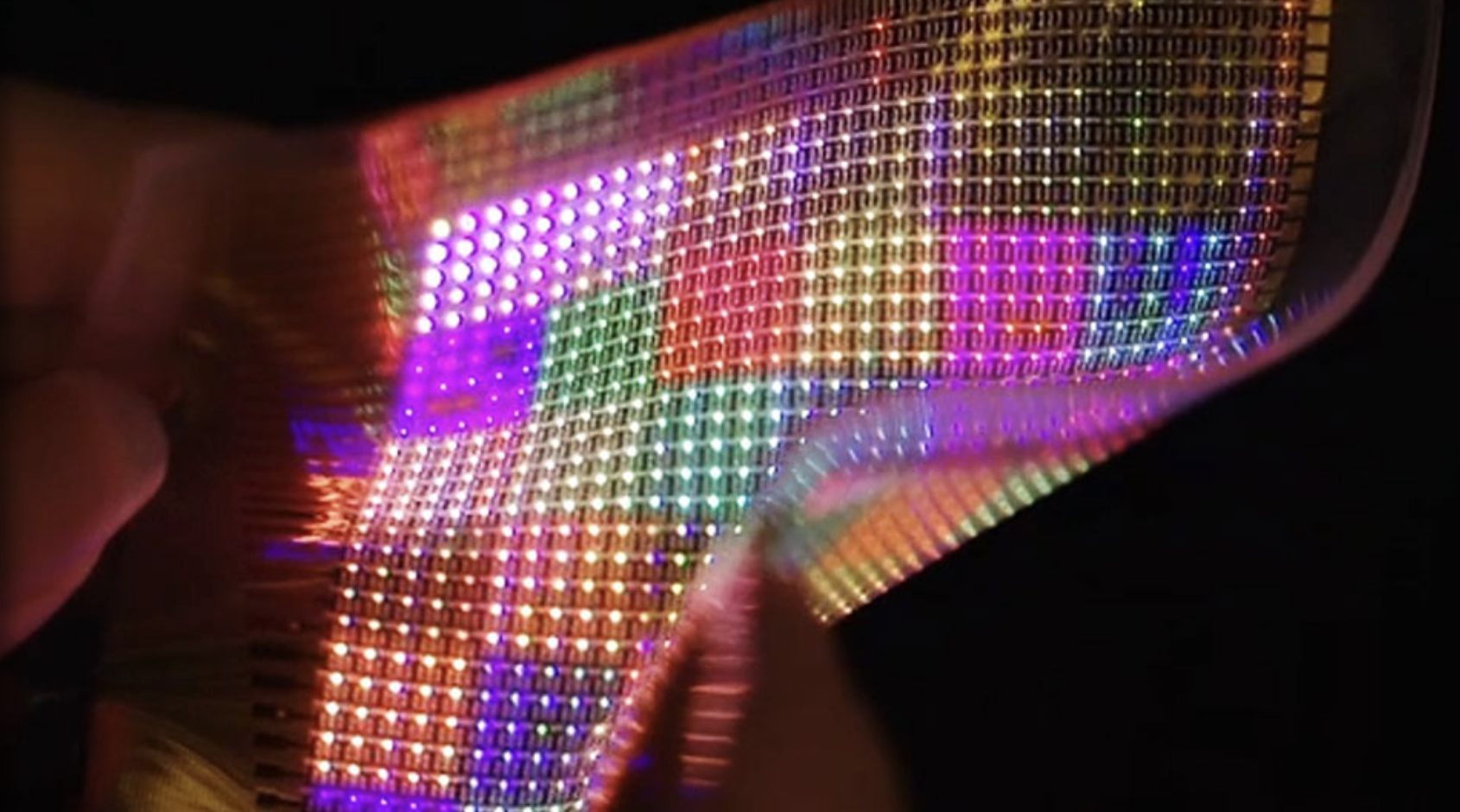 伸縮・折りたたみ可能な、自由に変形できるディスプレー