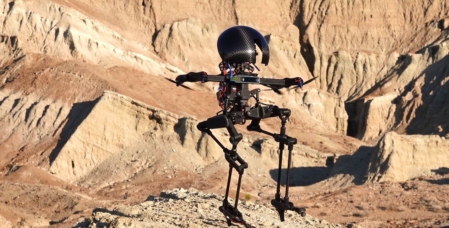 空中飛行ができる二足歩行ロボット