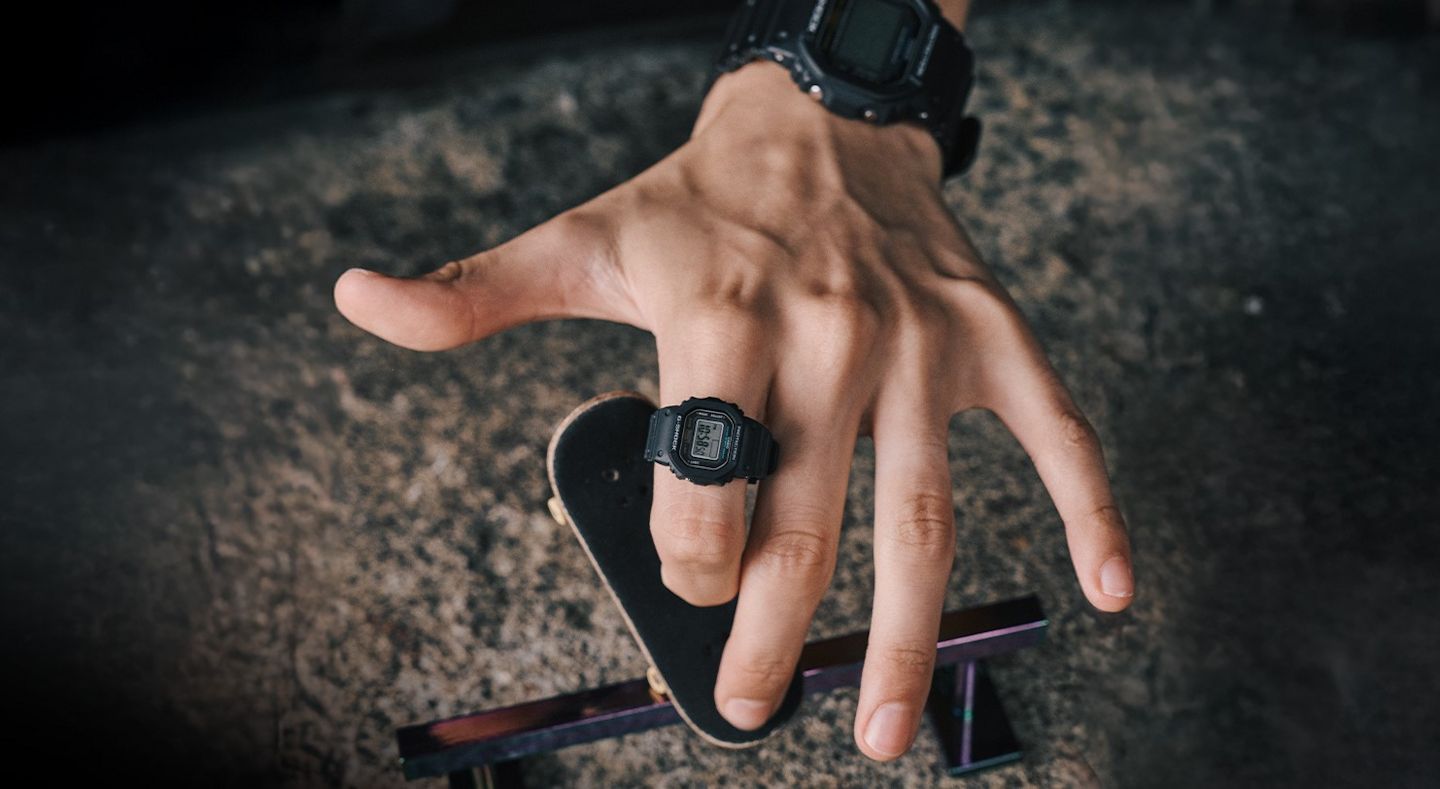 カシオ計算機、歴代最小・指輪サイズのリングウオッチ「DWN-5600」を発売―耐衝撃性と20気圧防水を搭載