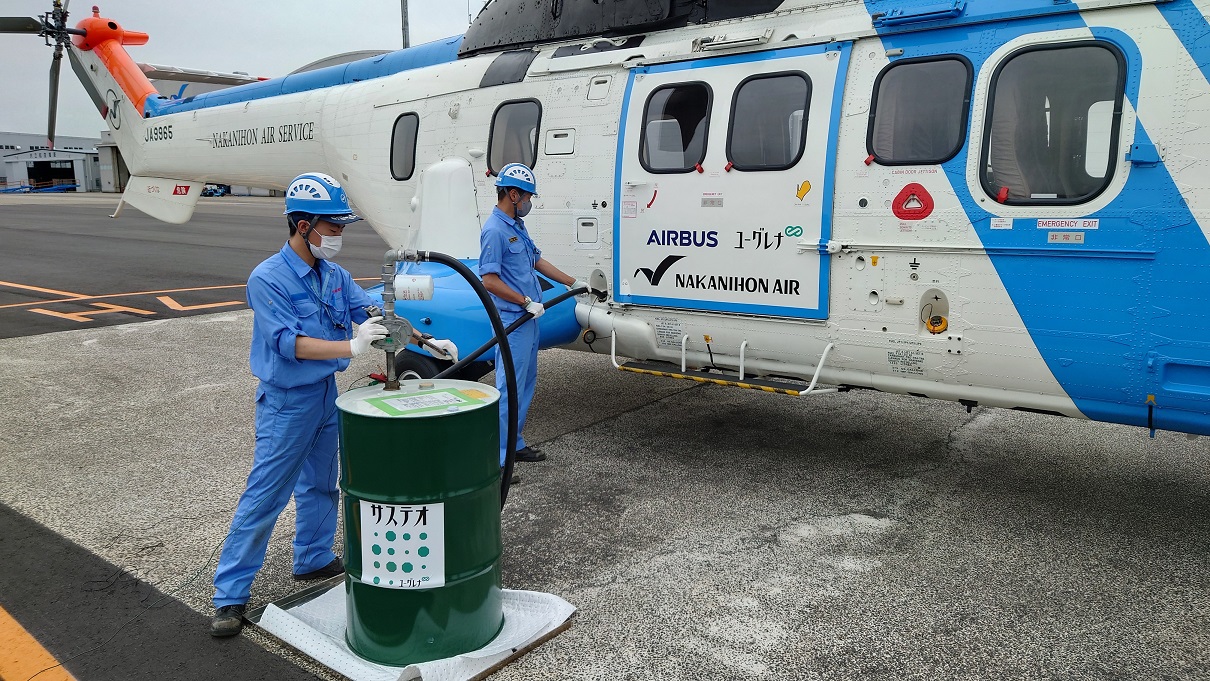 ユーグレナ、国内初となるバイオ燃料「サステオ」を使用したヘリコプターおよび単発機でのフライトを実施