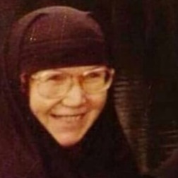 as-Sayyida Hajjah Amina (bint Ayesha) Adil (q)