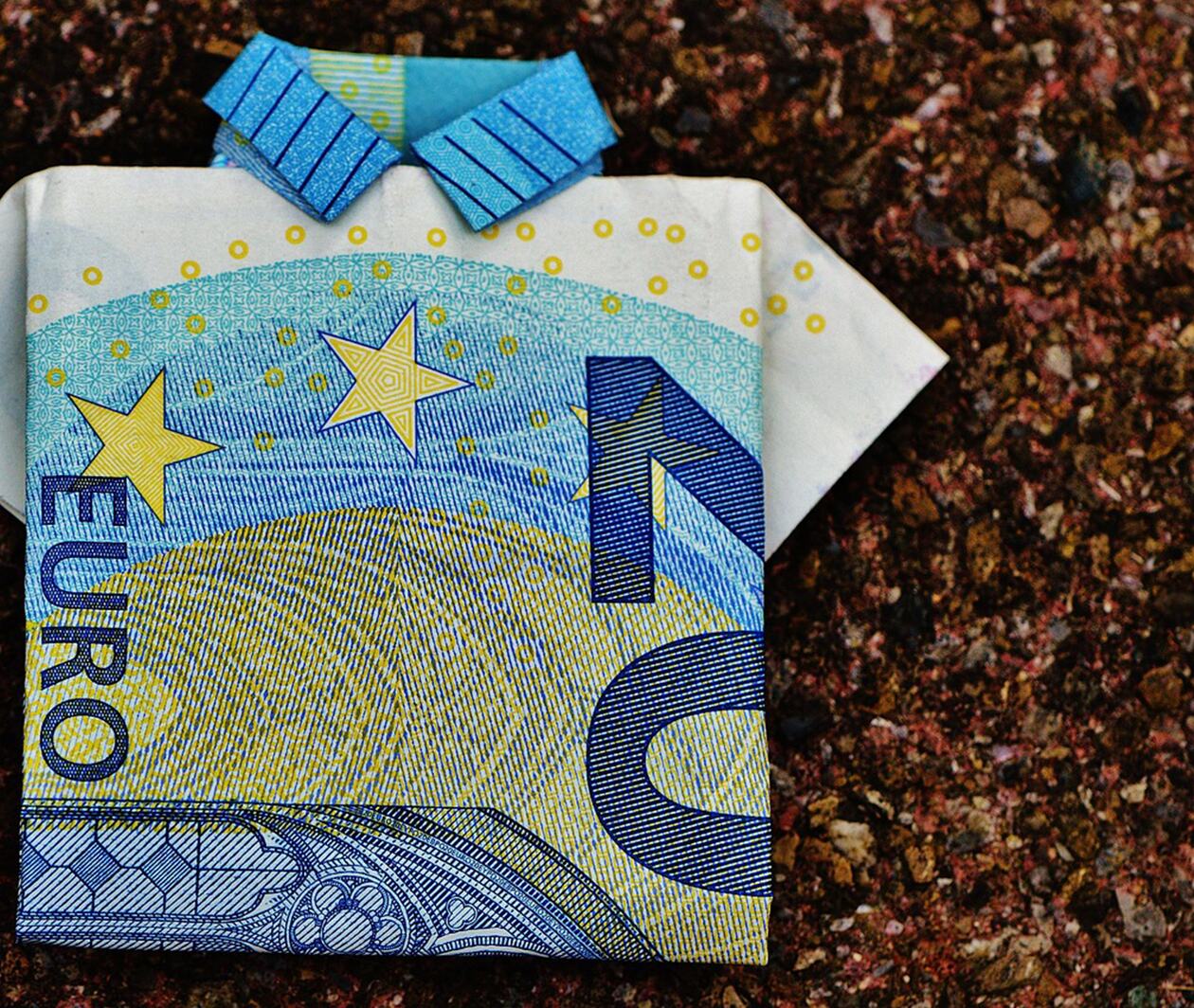 football-finance-photo