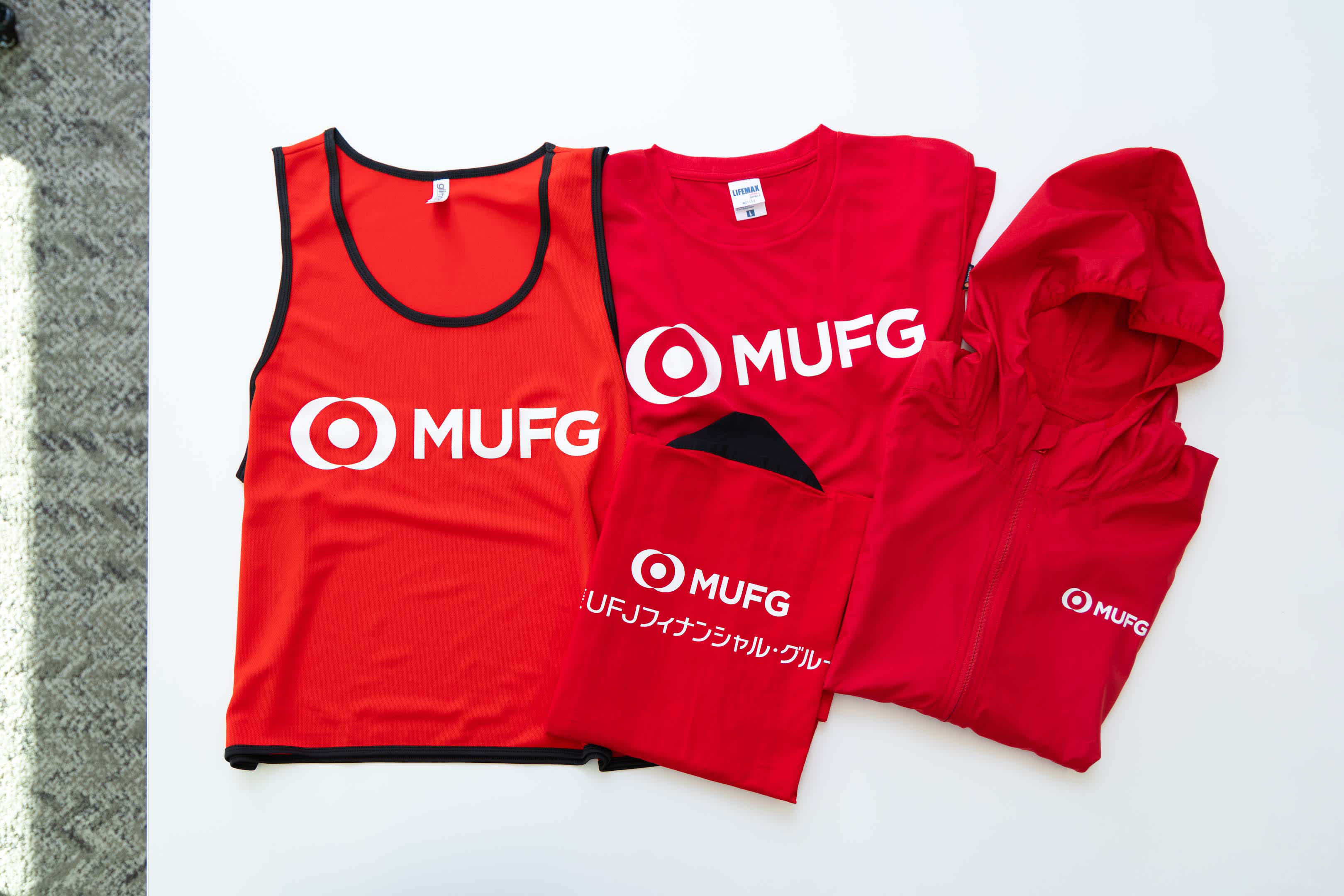 無在庫前提の配布形式にしたことで、従来の3種類にビブスが加わり、選べるアパレルの幅が広がった