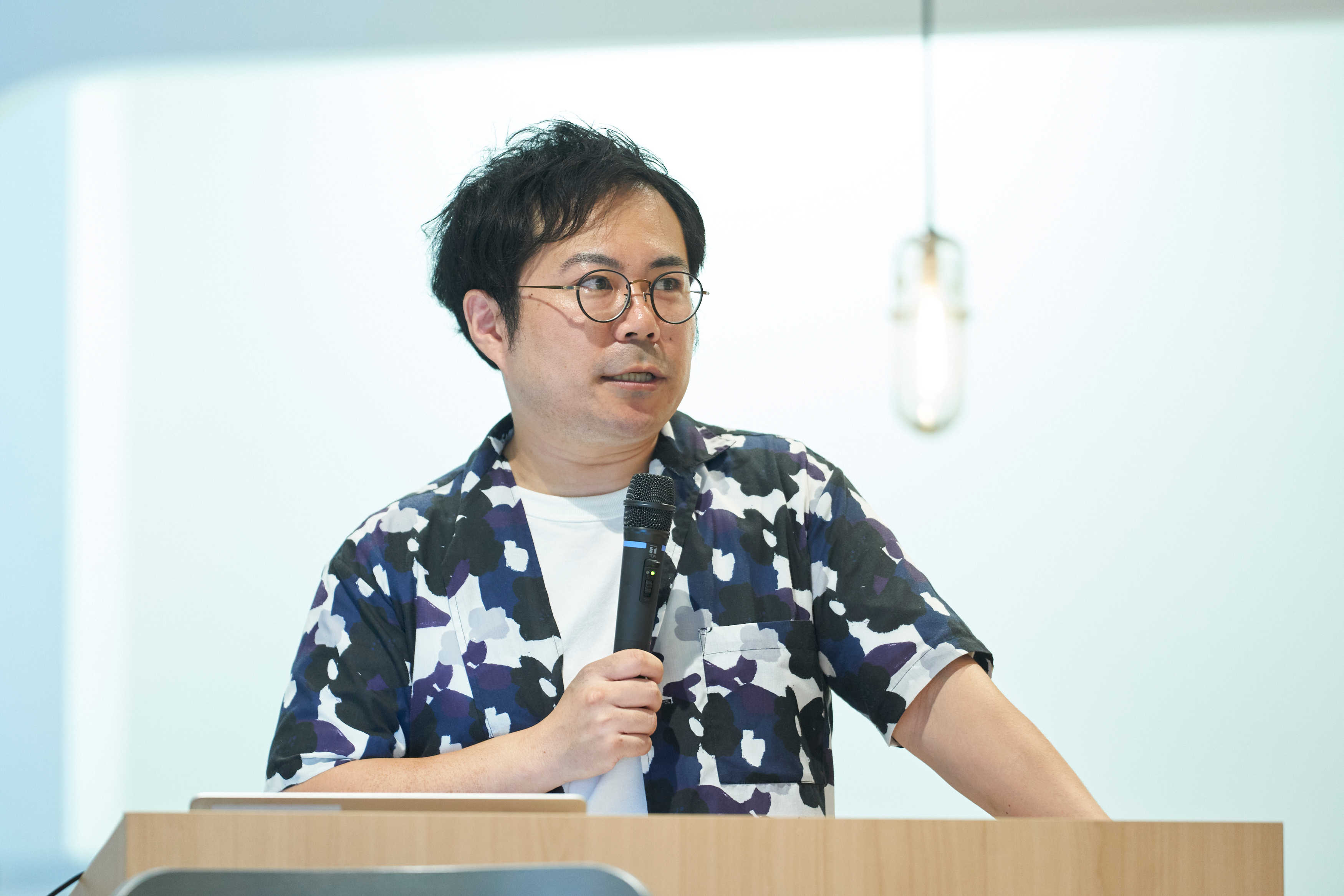 『世界は贈与でできている』の著者で「贈与」の行動原理を研究する教育者・哲学者の近内悠太さん