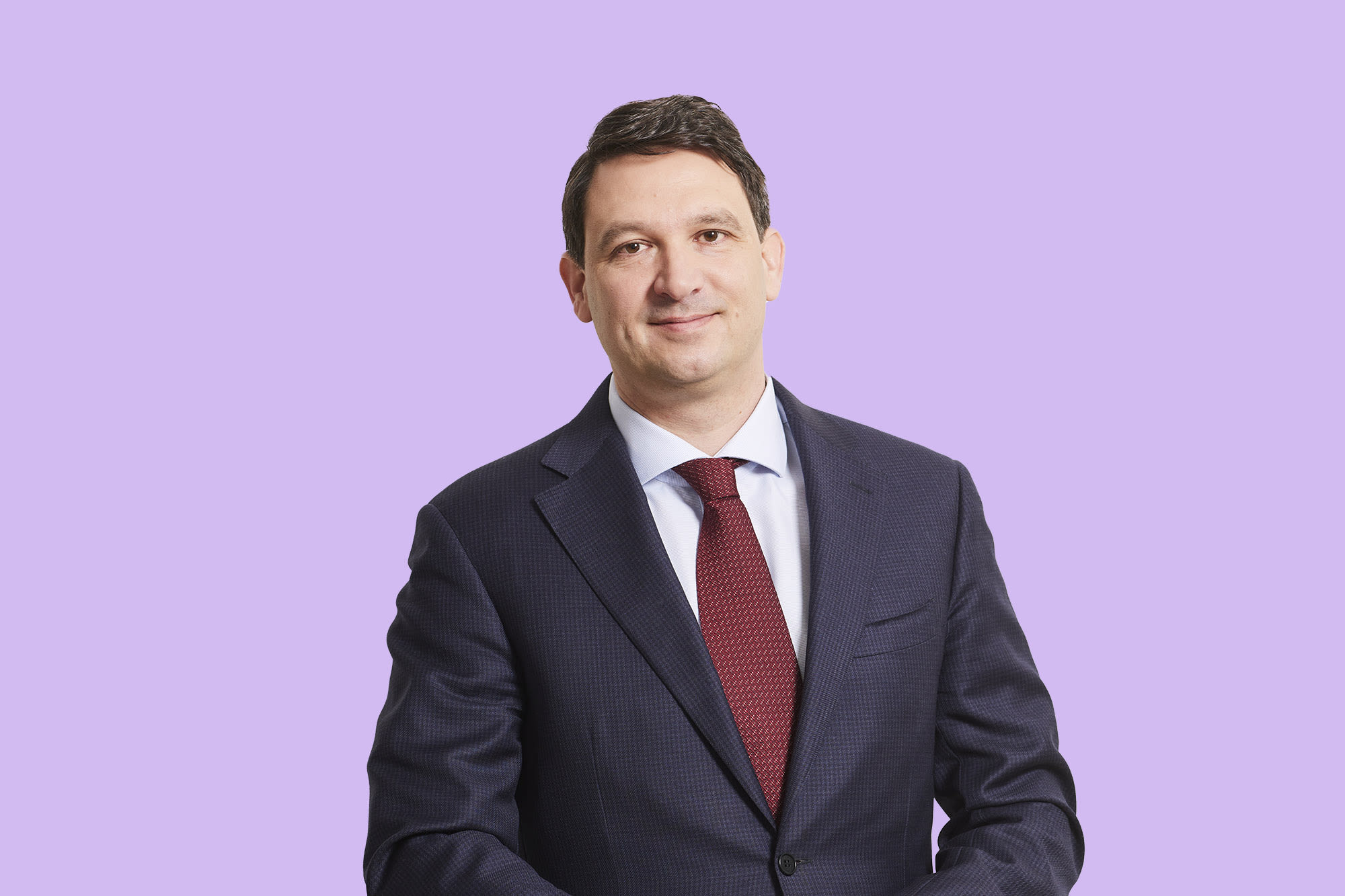 Portrait des Vorstandsmitglieds Mag. Dietmar Böckmann im Anzug. Portrait des Vorstandsmitglieds Mag. Dietmar Böckmann im Anzug.