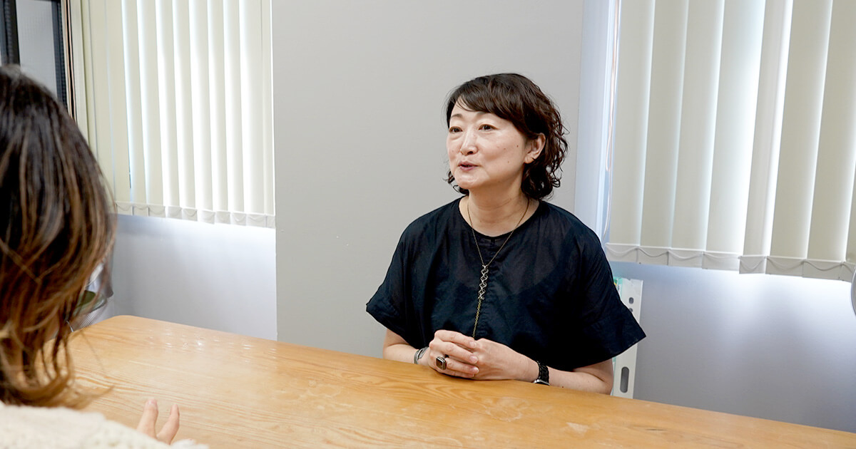 ディレクター/Web解析士 齊藤が話す様子