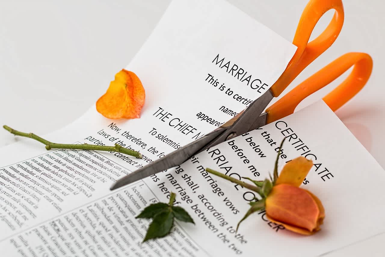 離婚律師推薦最新名單、收費方式和服務項目一篇告訴您！