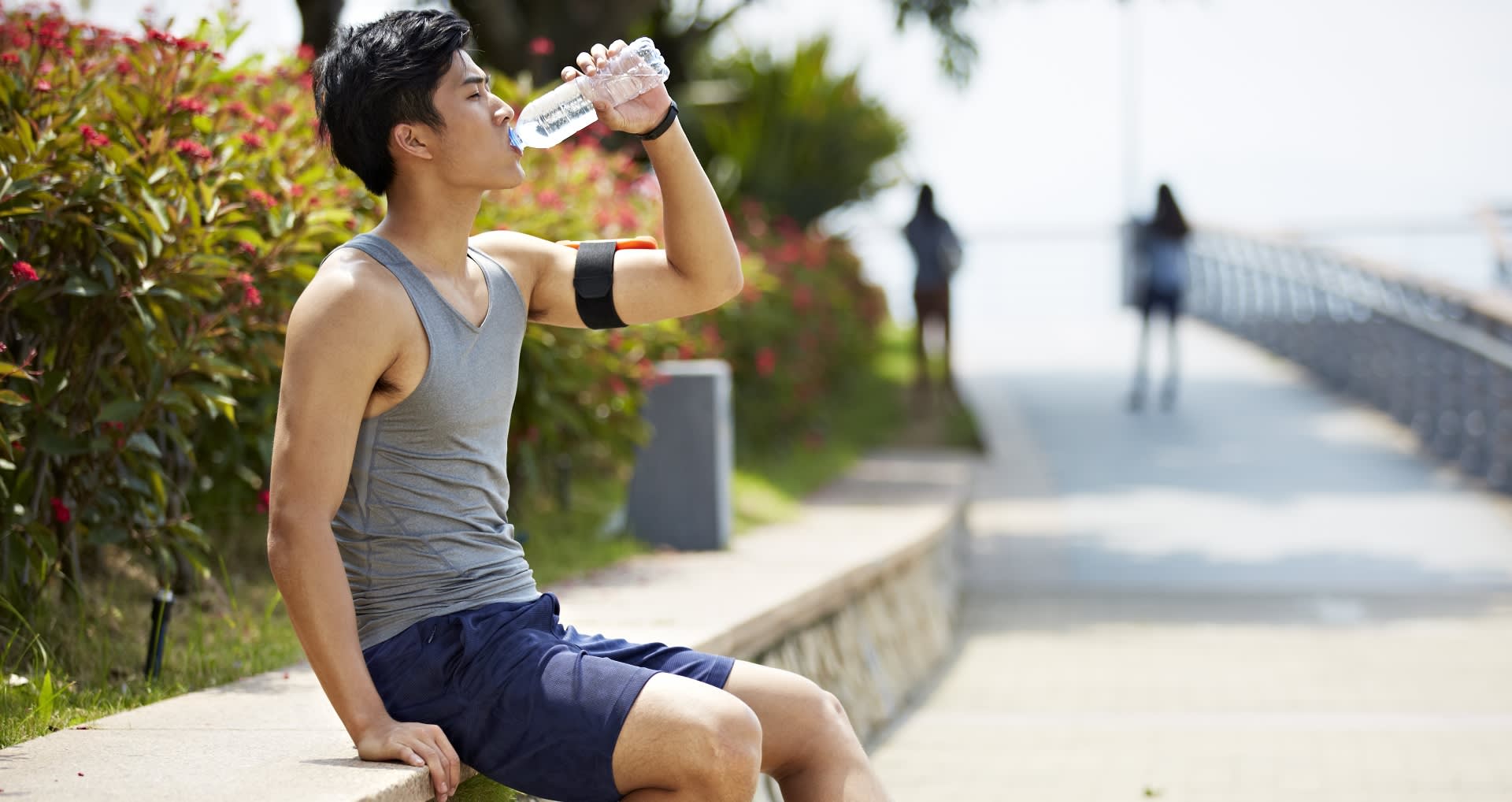 man_drinking_water_sing_banner