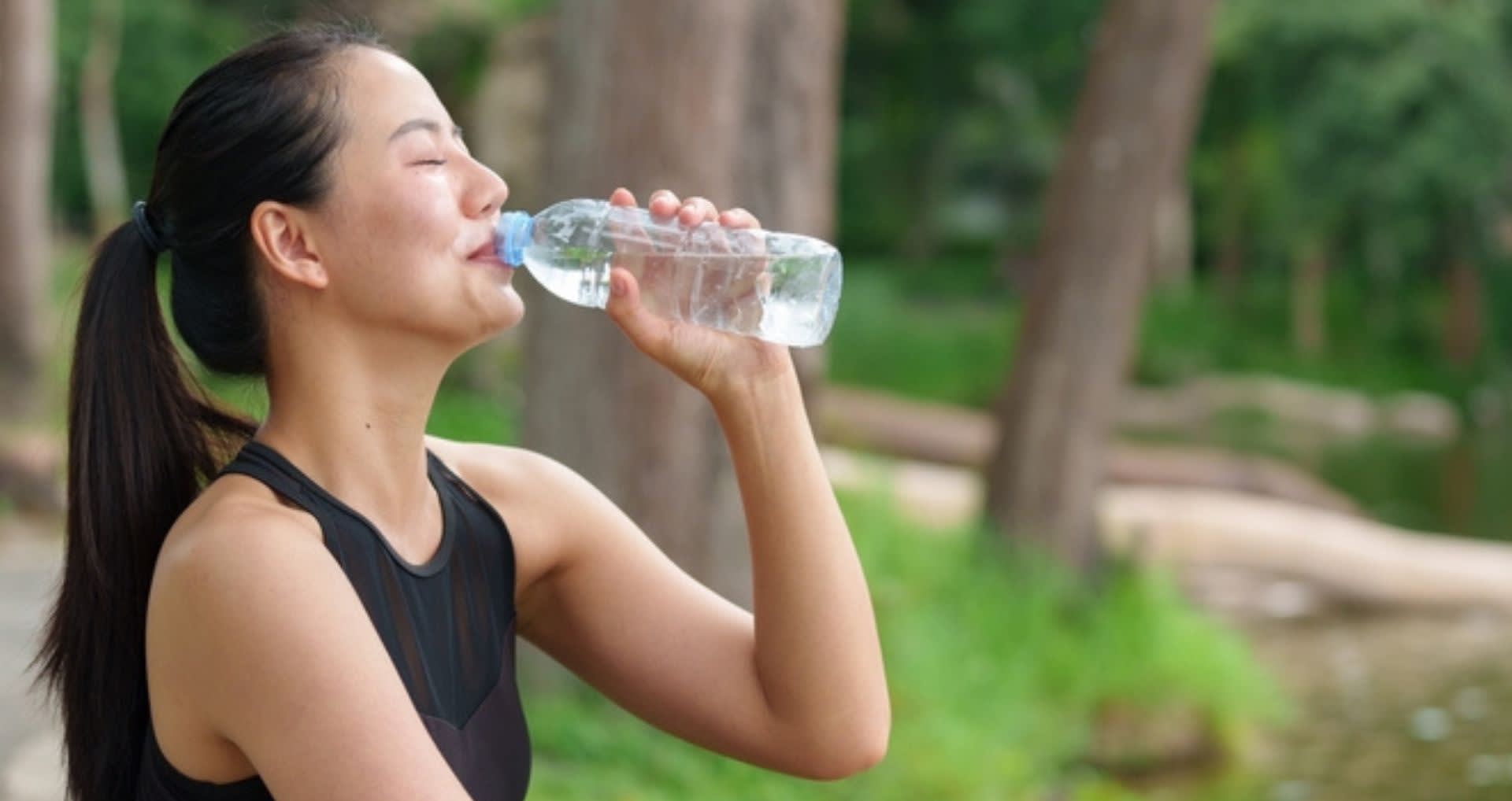 woman_drinking_banner