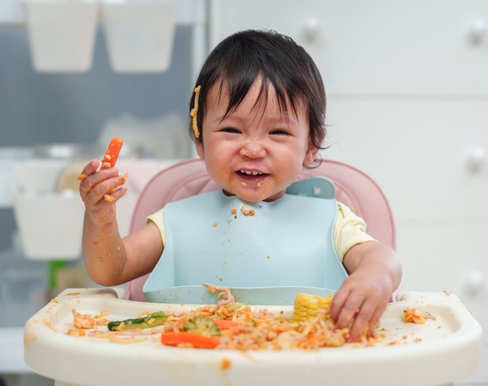 baby_messy_eating_testsplit