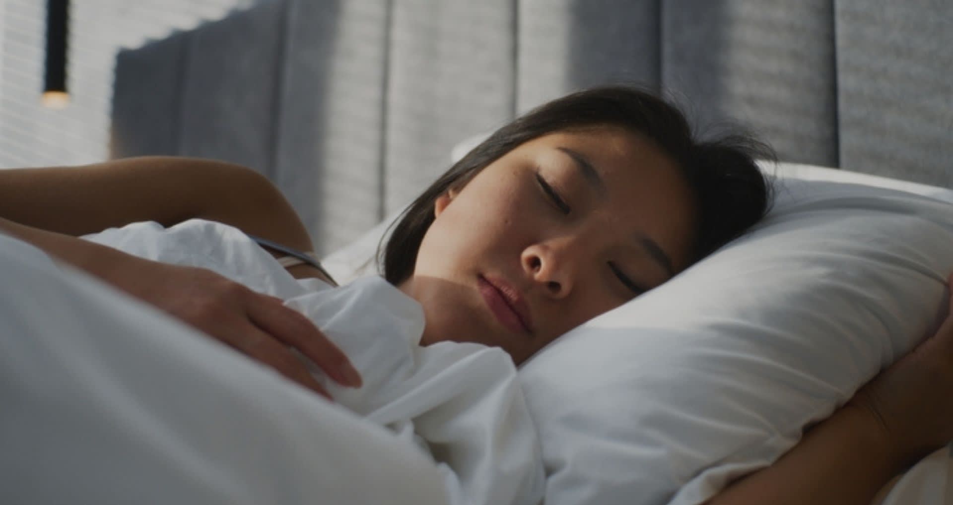 woman_sleeping_banner
