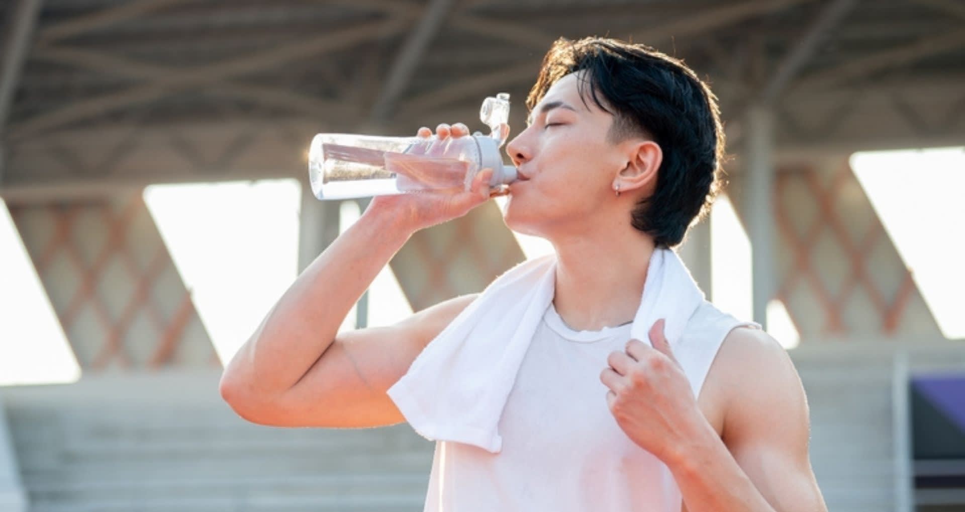 man_drinking_water_banner