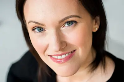 Lisa Mosconi headshot by Allison Hooban Photography - thumbnail
