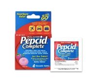PEPCID COMPLETE® ON-THE-GO Box and single packet of Pepcid Complete® On-The-Go chewable tablets for heartburn relief.
