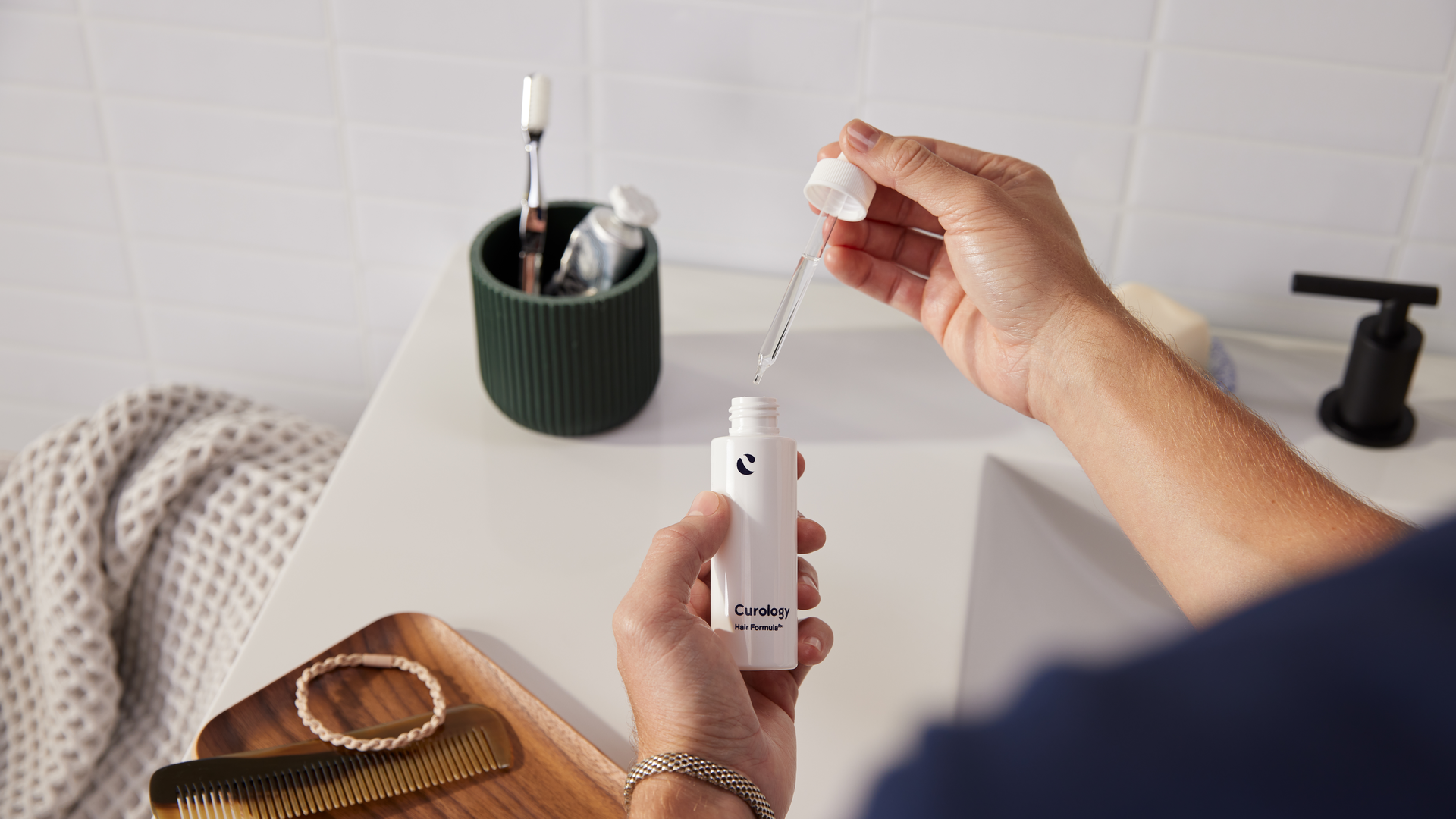 Curology Hair Formula Rx bottle 