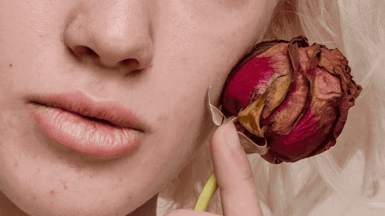 Natural fragrances for skin