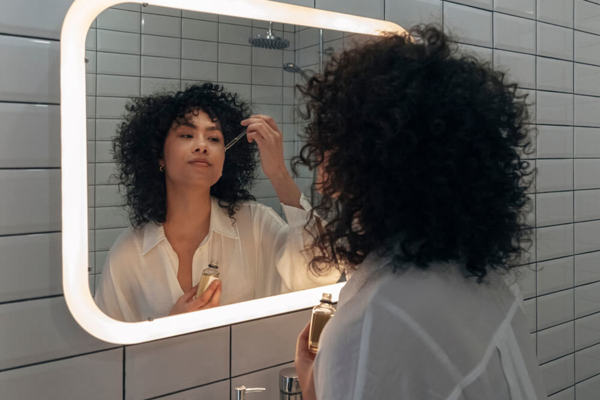 Applying Hyaluronic Acid on Oily Skin