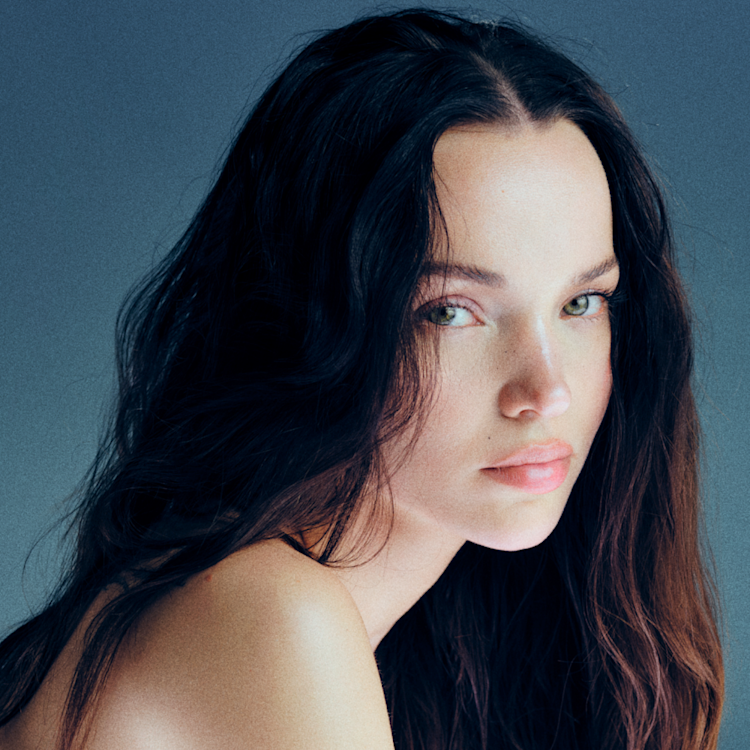 Dove Cameron Portrait