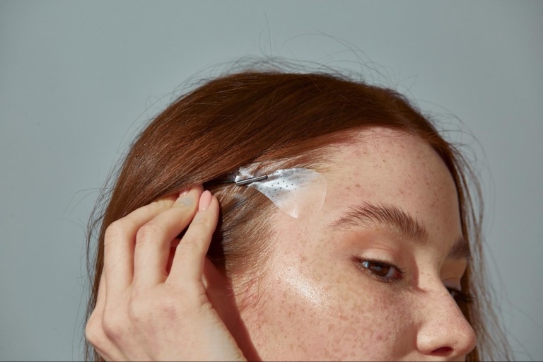 Facelift Tape Gives a Temporary Lifting Effect