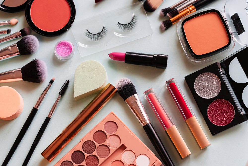Comedogenic makeup and beauty products