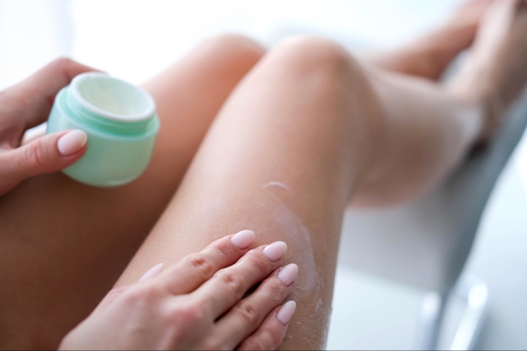 Moisturizing May Help Prevent Stretch Marks from Developing