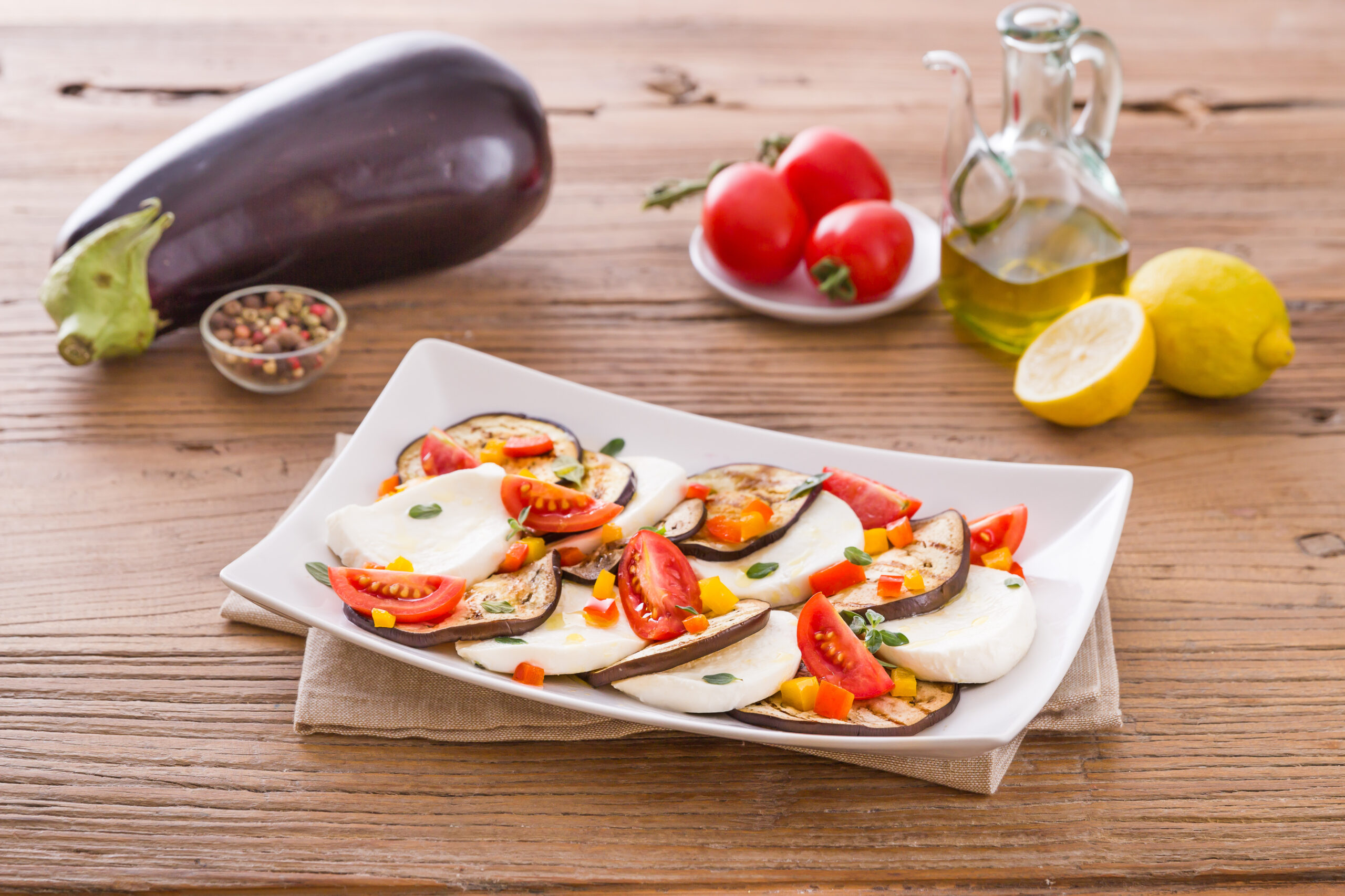 Auberginen-Carpaccio mit Fior di latte Mozzarella