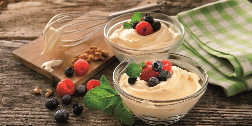 Mascarpone Creme Walnüssen und Beeren