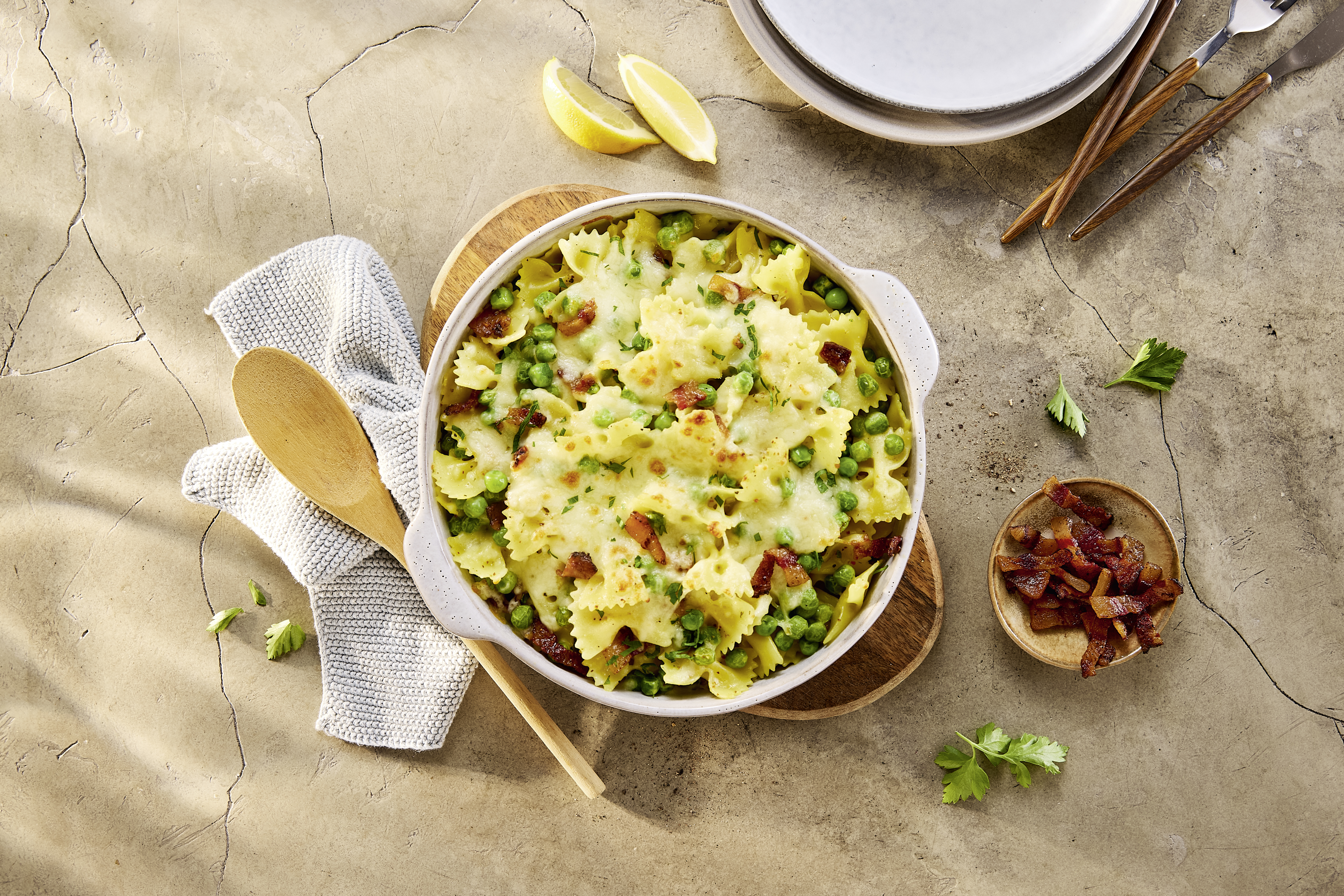 Carbonara al Forno mit Erbsen und Fior di Latte