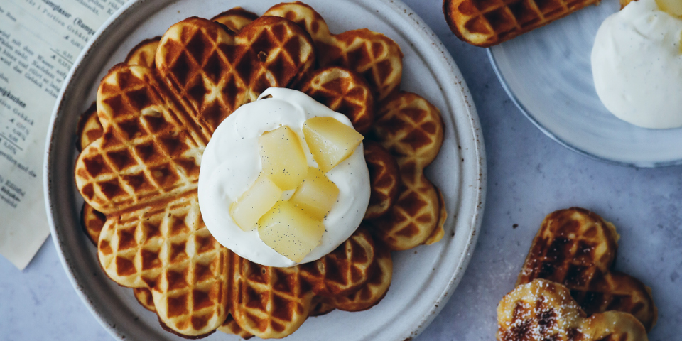 Marzipanwaffeln mit Ricotta und Vanille-Birnenkompott