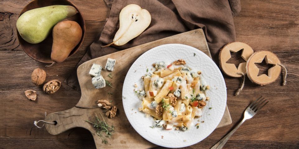 Galbani Gorgonzola Makkaroni, Birne und Walnüsskernen