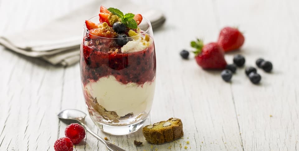 Sommerliches Mascarpone Dessert mit Beeren