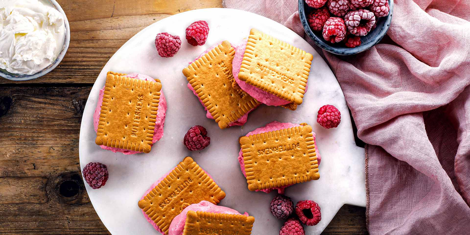 Himbeer-Eis-Sandwich mit Mascarpone