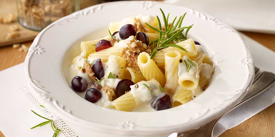 Pasta mit Gorgonzola-Traubensauce