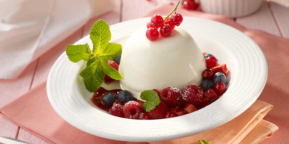 Beerensalat mit Ricotta-Orangen-Zitronencreme