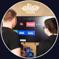 Testaa Elisa Viihdettä myymälässä