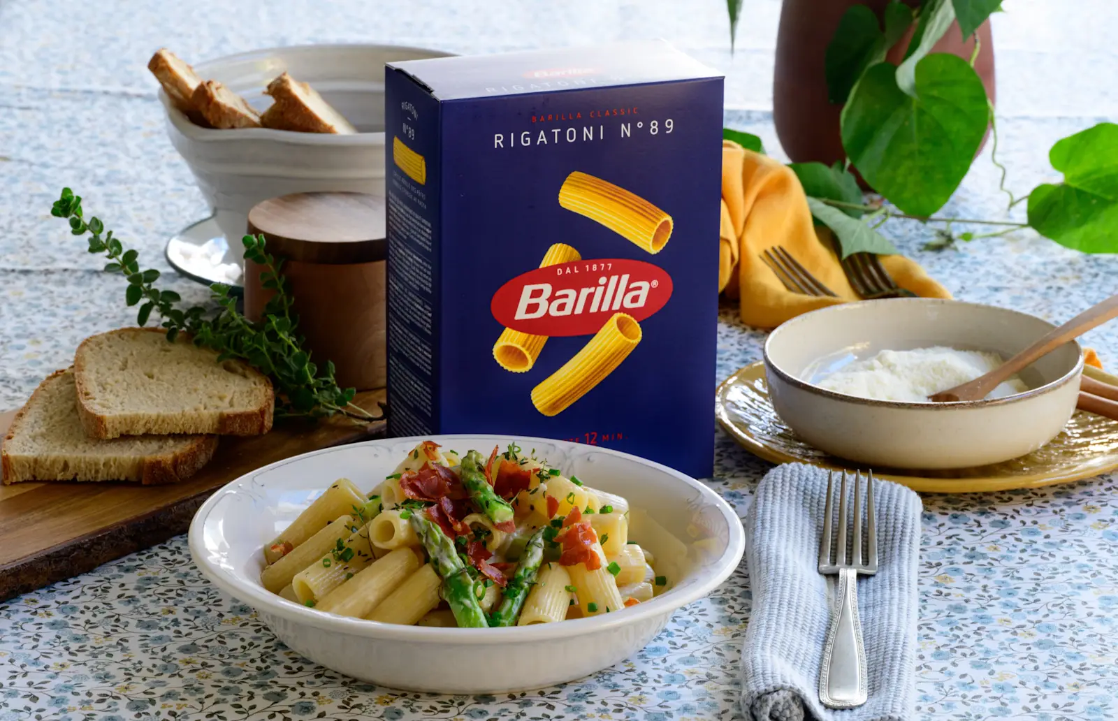 Barillo Rigatoni RIGATONI ΜΕ ΣΠΑΡΑΓΓΙΑ, MASCARPONE ΚΑΙ ΤΡΑΓΑΝΟ ΠΡΟΣΟΥΤΟ | Barilla | Barilla