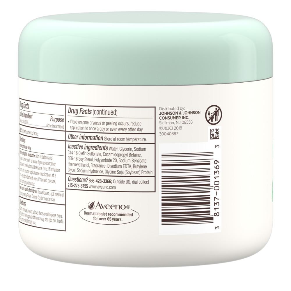AVEENO® CLEAR COMPLEXION Daily Cleansing Pads