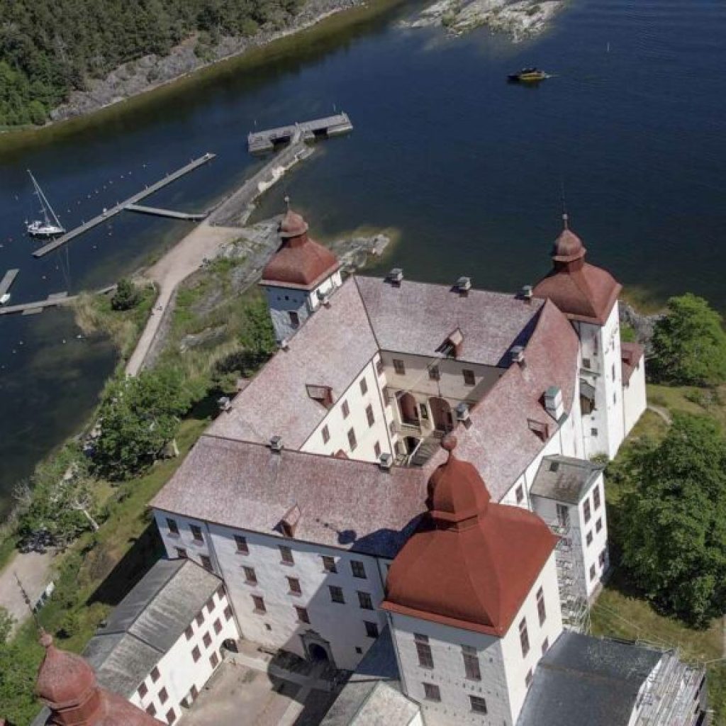 upptacktsresa-med-bat-pa-vanern-lacko-1024x576-1-1024x1024.jpg