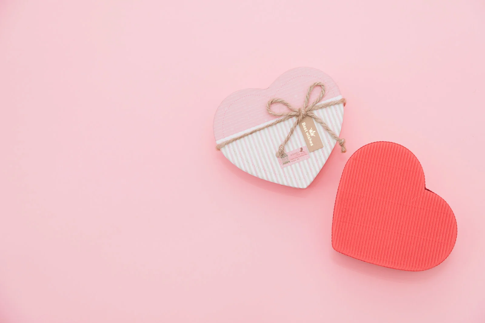 恋愛がうまくいかない…」と悩む20代女子必見！自己理解・出会いの増やし方・長続きする秘訣を心理学的視点で解説。恋愛を成功させるコツを学んで、理想の恋を手に入れよう！