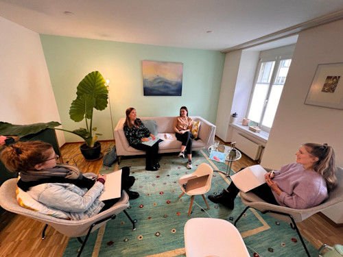 Psychotherapist, children's book author & mum - a meeting at Upendo with Samantha Kaempf