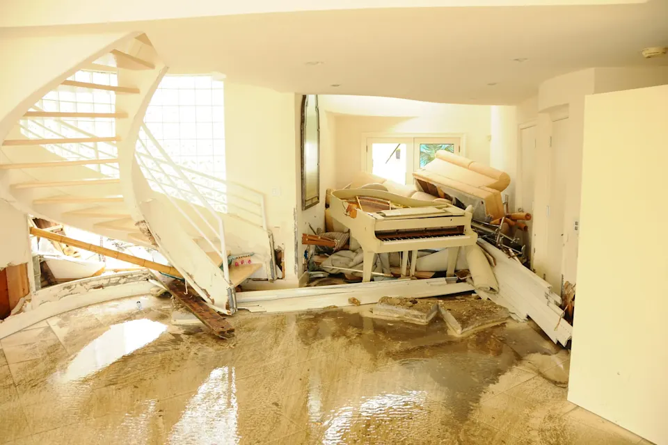 Prevent Further Damage in Restoration – 5 Ways Professional Movers Can Help!