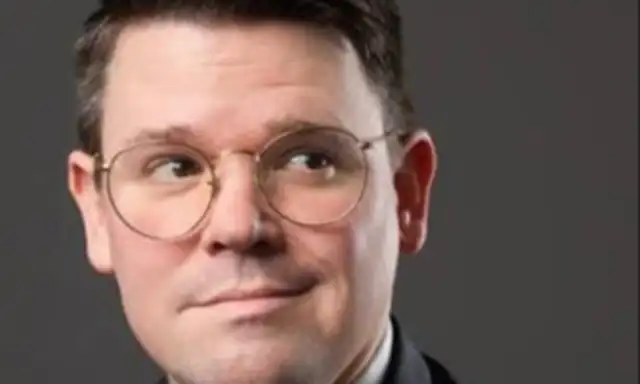 Movers & Shakers: Ivan Decker on Stand-Up, Fatherhood and Finding Home