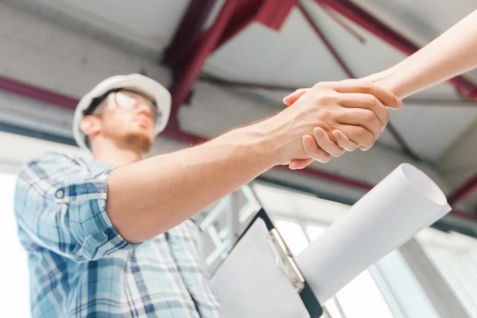 Why Builders Should Partner with a Moving Company