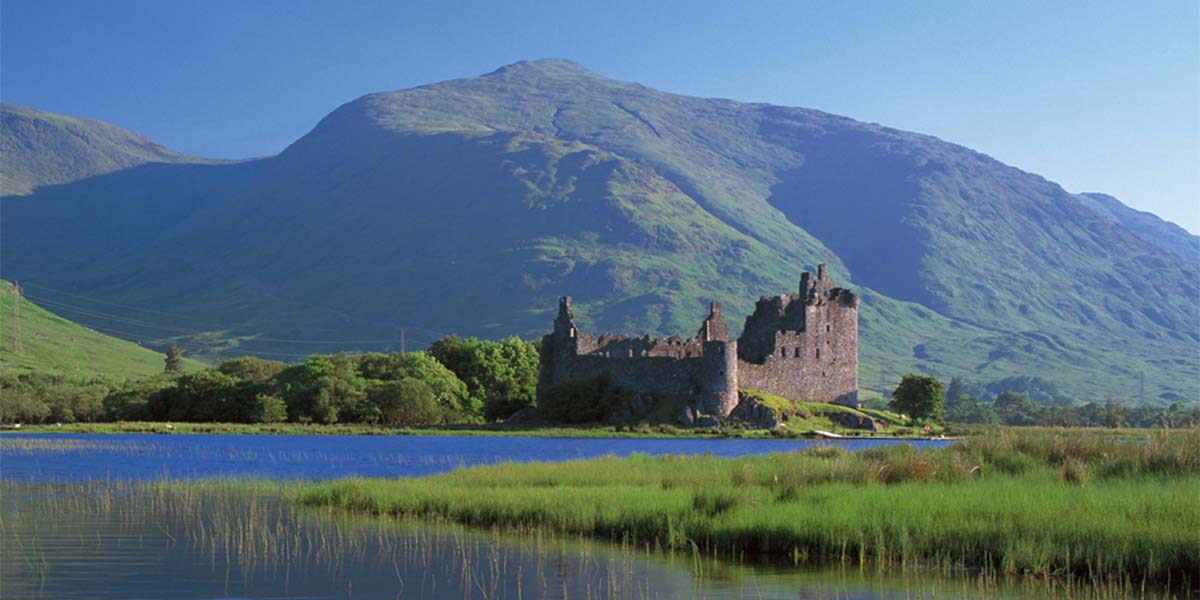 Castle-near-Peebles-Hydro