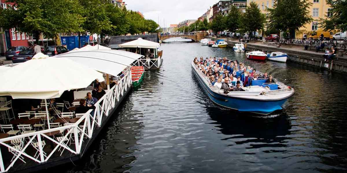 Canal-boat-in-Copenhagen