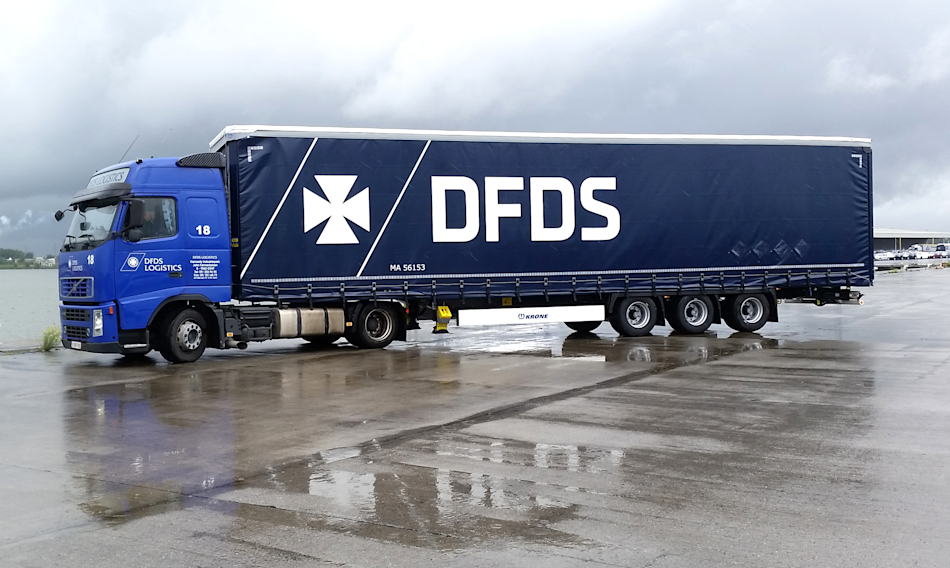 DFDS Logistics soft side truck