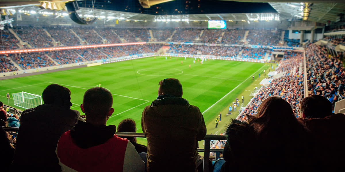 Publikum im Fußballstadion 