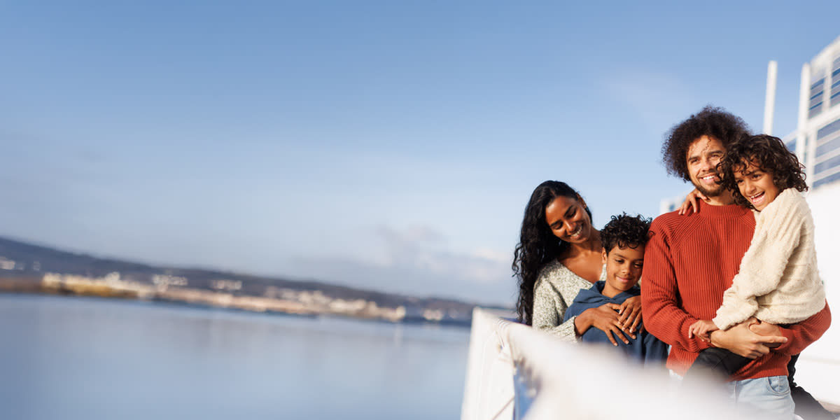 Hero - family onboard
