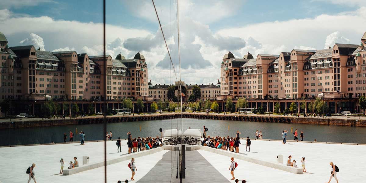 Oslo - på operan - Foto av Oliver Cole på Unsplash